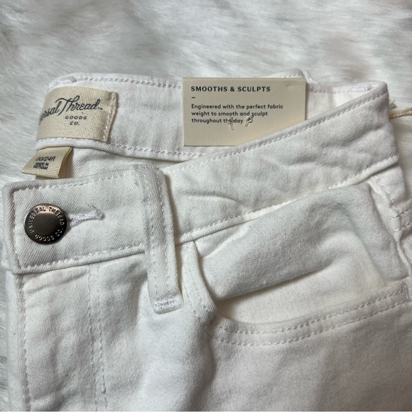 NWT Universal thread Women's Jeans Skinny High Rise true White -Size 00/24R - Picture 4 of 11